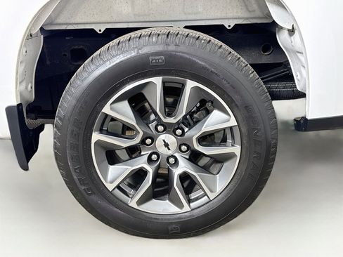 Used 2023 Chevrolet Silverado 1500 RST AWD/4WD image 27