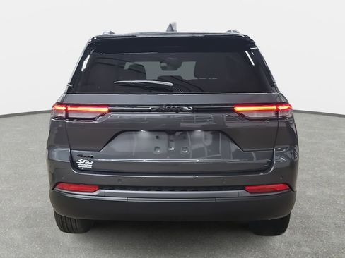 New 2026 Jeep Grand Cherokee Altitude AWD/4WD image 6