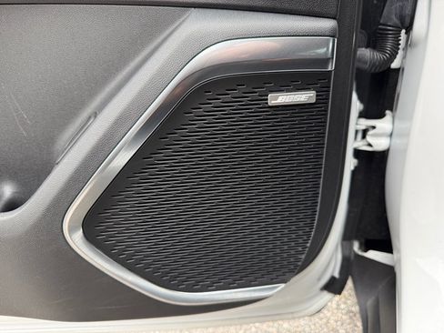 Used 2024 GMC Acadia Elevation image 13