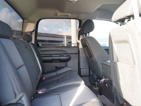 Used 2014 Chevrolet Silverado 2500 LT w/ Custom Sport Truck Package image 23