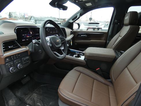 New 2026 Chevrolet Suburban High Country image 12