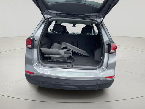 Used 2023 Chevrolet Equinox LS FWD image 9