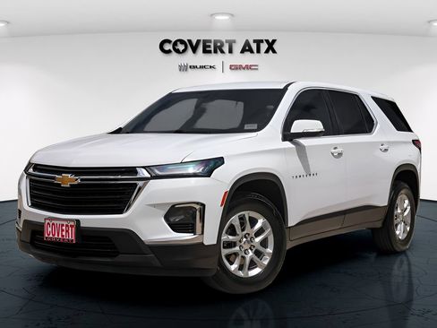 Used 2023 Chevrolet Traverse LS w/ Safety Package FWD image 2