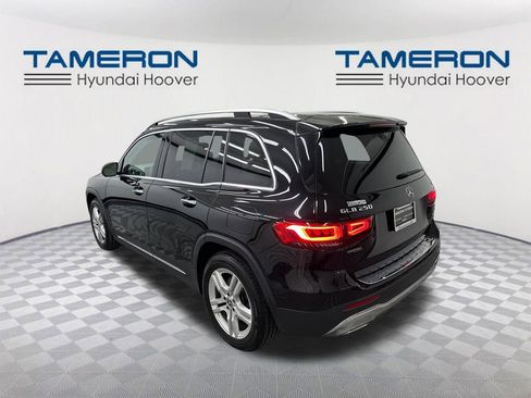 Used 2023 Mercedes-Benz GLB 250 4MATIC w/ Premium Package image 3