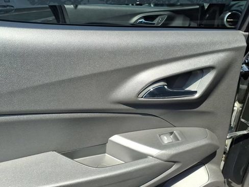 Used 2025 Chevrolet Trax ACTIV w/ Sunroof Package FWD image 6