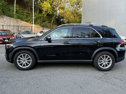 Used 2024 Mercedes-Benz GLE 450e 4MATIC image 3