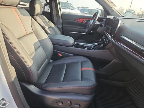 Used 2024 Chevrolet Traverse RS w/ LPO, Floor Liner Package image 31