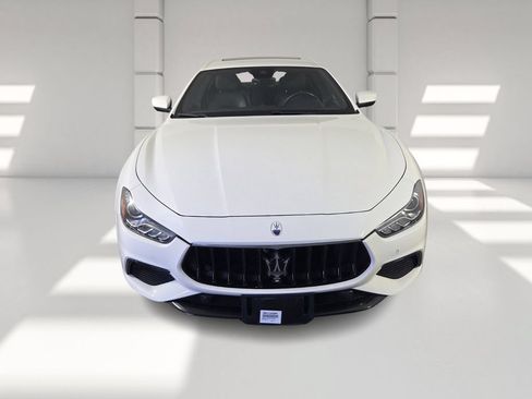 Used 2022 Maserati Ghibli Modena RWD image 2