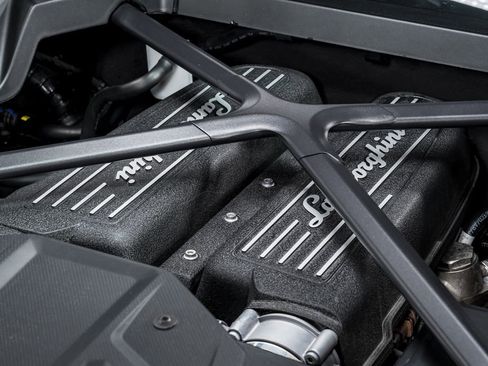 Used 2022 Lamborghini Huracan EVO RWD image 55