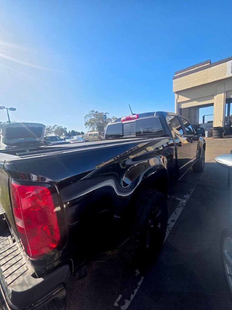 Used 2018 Chevrolet Colorado Z71 w/ Z71 Midnight Edition AWD/4WD image 4