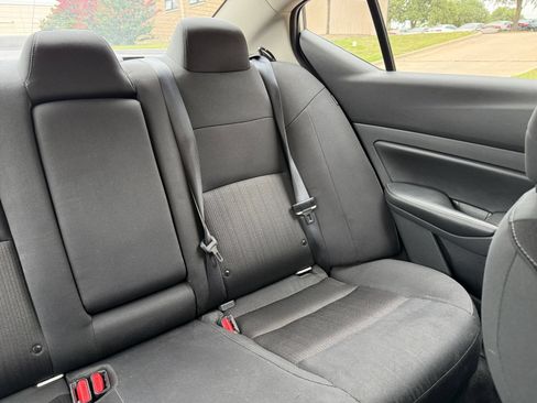 Used 2025 Nissan Altima 2.5 SV FWD image 37