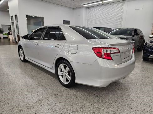 Used 2014 Toyota Camry SE image 6