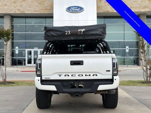 Used 2020 Toyota Tacoma TRD Off-Road w/ Technology Package image 25