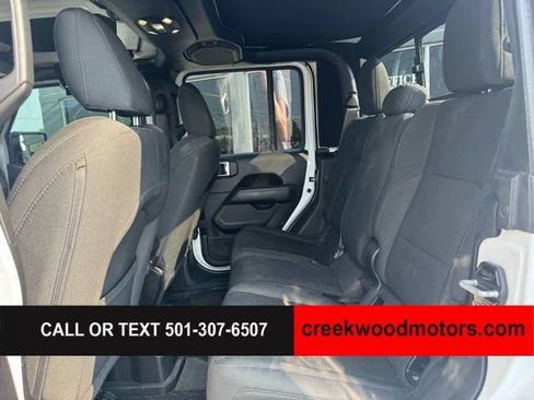 Used 2020 Jeep Gladiator Overland w/ Safety Group AWD/4WD image 12