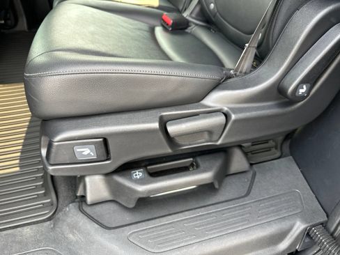 Used 2025 Honda Odyssey EX-L image 25