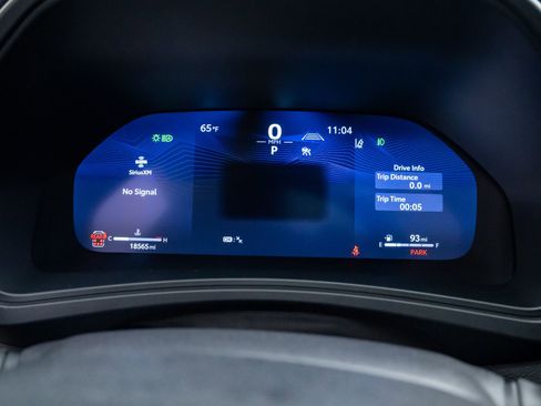 Used 2025 Toyota Grand Highlander AWD image 23