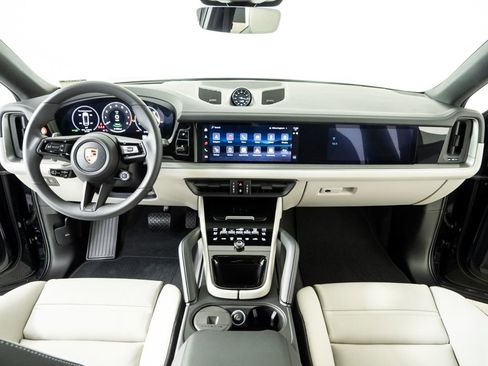 New 2026 Porsche Cayenne E-Hybrid Coupe AWD/4WD image 19