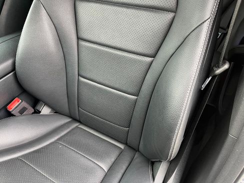 Used 2021 Mercedes-Benz GLC 300 4MATIC w/ Premium Package image 25