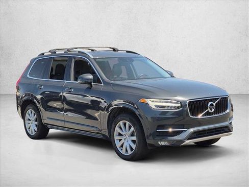 Used 2017 Volvo XC90 T6 Momentum w/ Vision Package AWD/4WD image 4