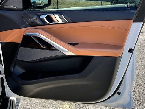 Used 2023 BMW X6 xDrive40i image 25