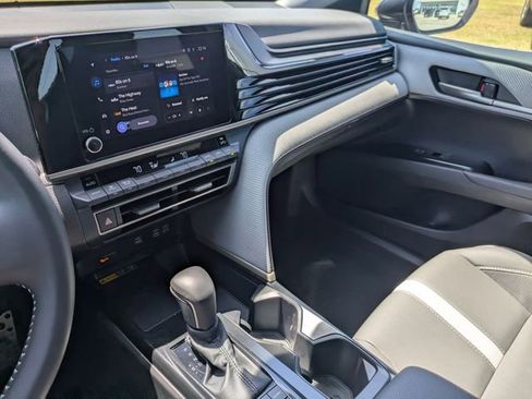 Used 2025 Toyota Camry SE FWD image 19