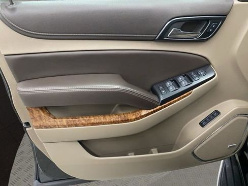 Used 2020 Chevrolet Tahoe Premier w/ Premier 6.2L Value Package image 19