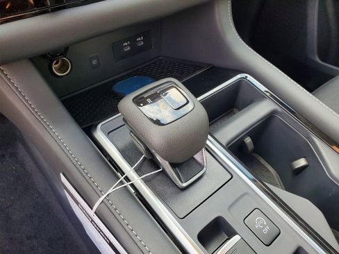 New 2026 Nissan Pathfinder SV w/ SV Premium Package FWD image 31