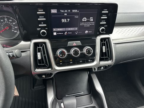 Used 2021 Kia Sorento LX AWD/4WD image 22