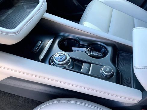 Certified 2025 Ford Explorer Active w/ Active Comfort Package image 17