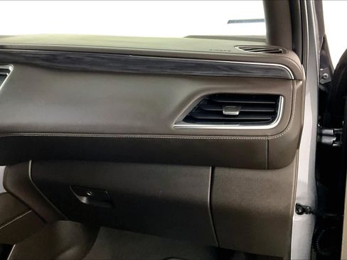 Used 2022 GMC Yukon SLT w/ SLT Luxury Package image 18