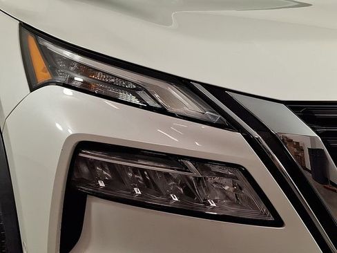 Used 2023 Nissan Rogue SL w/ SL Premium Package image 13