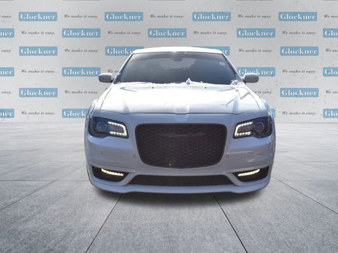 Used 2022 Chrysler 300 Touring L image 2