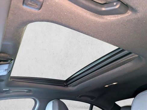 Used 2019 BMW 330i Sedan w/ Premium Package image 18