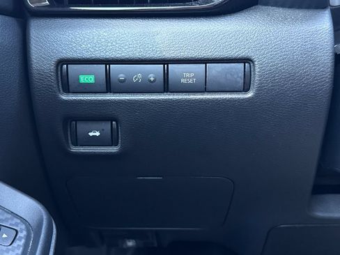 Used 2024 Nissan Sentra SV FWD image 27