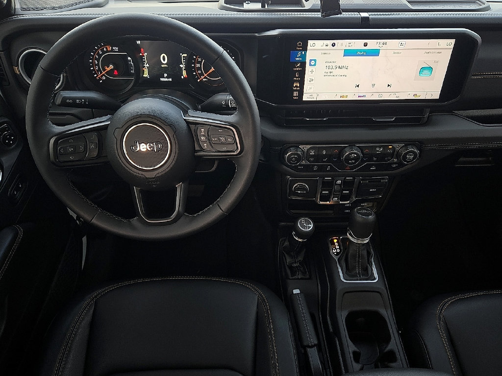 Used 2025 Jeep Gladiator Sport AWD/4WD image 10