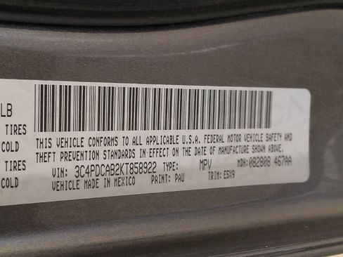 Used 2019 Dodge Journey SE image 33