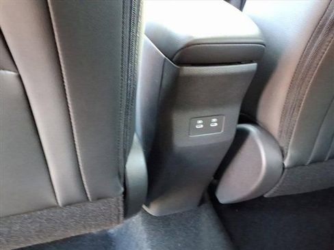 New 2026 Nissan Kicks SR image 29