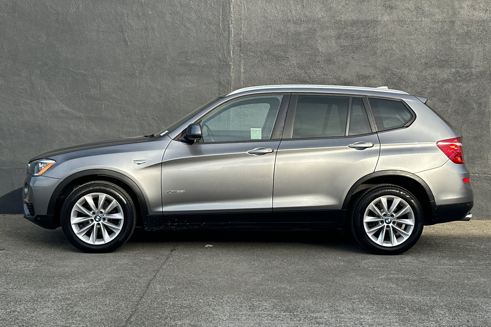 Used 2017 BMW X3 xDrive28i AWD/4WD image 5