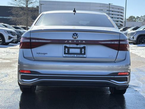 Used 2025 Volkswagen Jetta SEL image 4