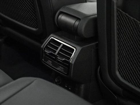 Certified 2025 Audi Q3 2.0T Premium Plus w/ Premium Plus Package image 18