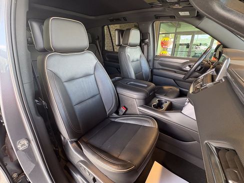 Used 2021 GMC Yukon SLT w/ Rear Media and Nav Package AWD/4WD image 33