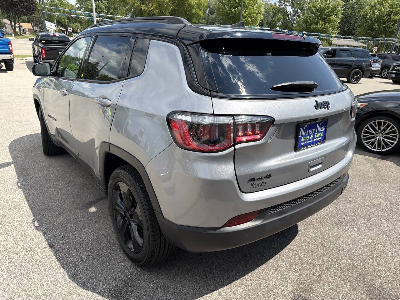 Used 2019 Jeep Compass Latitude AWD/4WD image 5