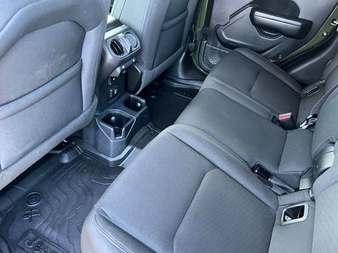 Used 2021 Jeep Gladiator Sport image 14