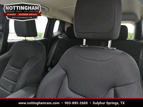 Used 2022 Jeep Renegade Latitude w/ Convenience Group AWD/4WD image 25