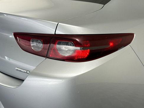 Used 2020 MAZDA MAZDA3 Sedan w/ Select Package image 34