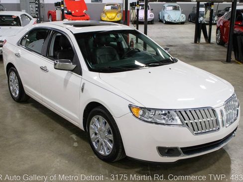 Used 2012 Lincoln MKZ FWD image 9