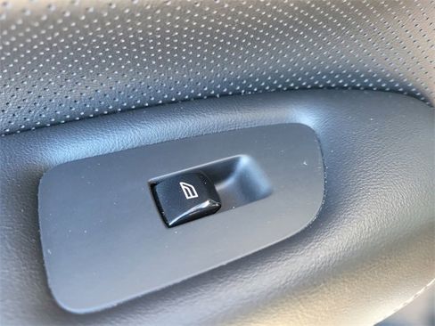 Used 2021 Volvo XC90 T8 R-Design w/ Advanced Package image 15