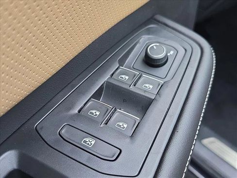 New 2026 Volkswagen Atlas Cross Sport SE image 17