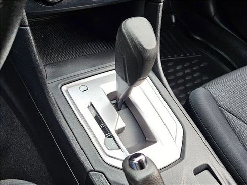 Used 2019 Subaru Crosstrek 2.0i w/ Eyesight System image 12