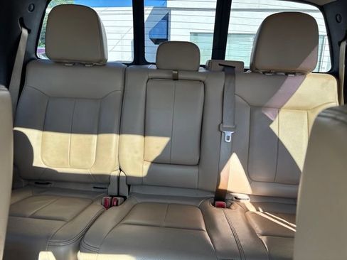 Used 2014 Ford F150 Lariat w/ Equipment Group 502A Luxury AWD/4WD image 7